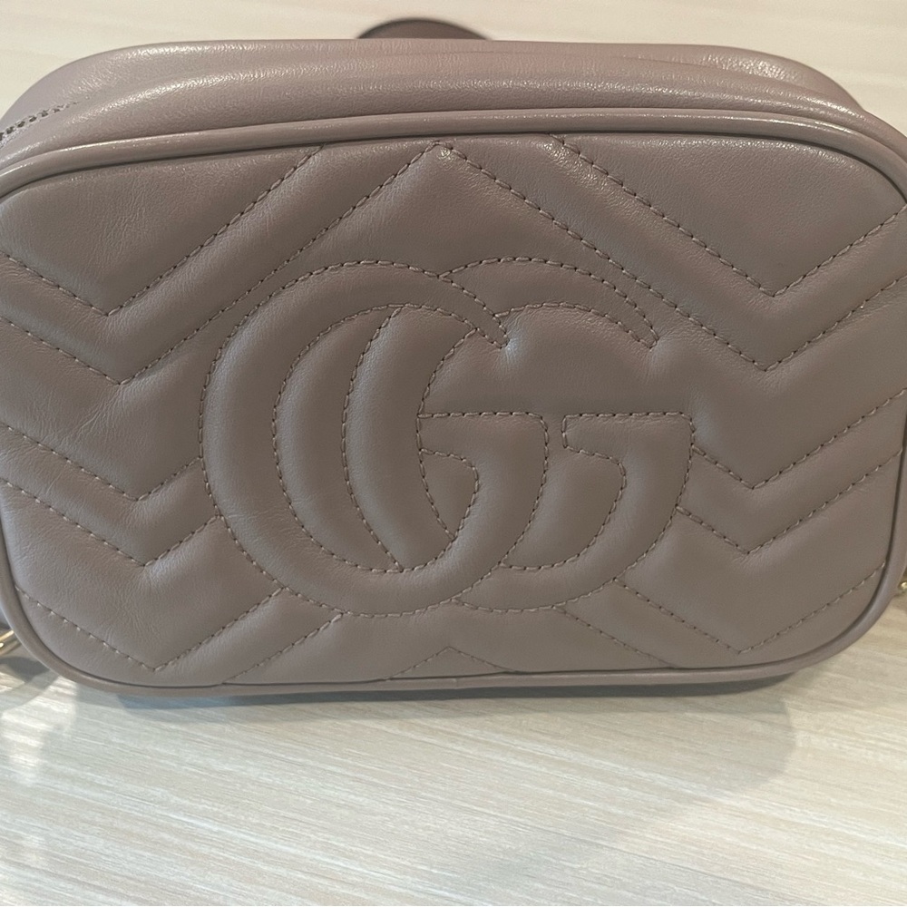 Gucci Mini GG Maramont Taupe Leather Crossbody Camera Bag - Picture 3 of 10